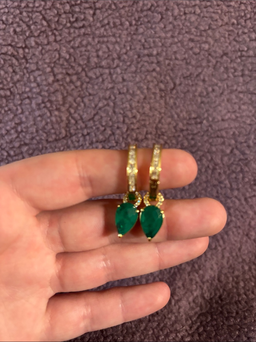 Gold-Tone Hoop Earrings with Emerald Green Teardrop Stones- BP